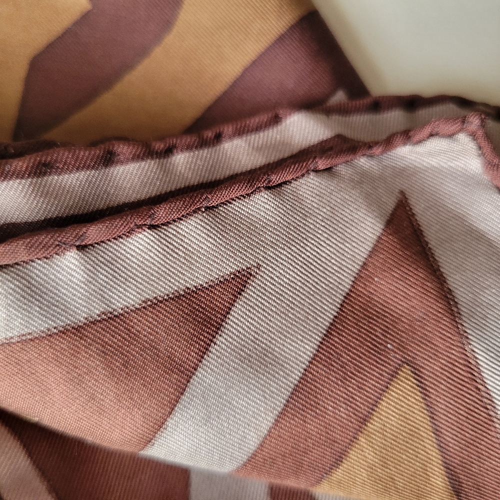 Vintage Christian Dior Brown &Tan Geometric Scarf Handrolled Edges 80s-90s - Picture 12 of 15
